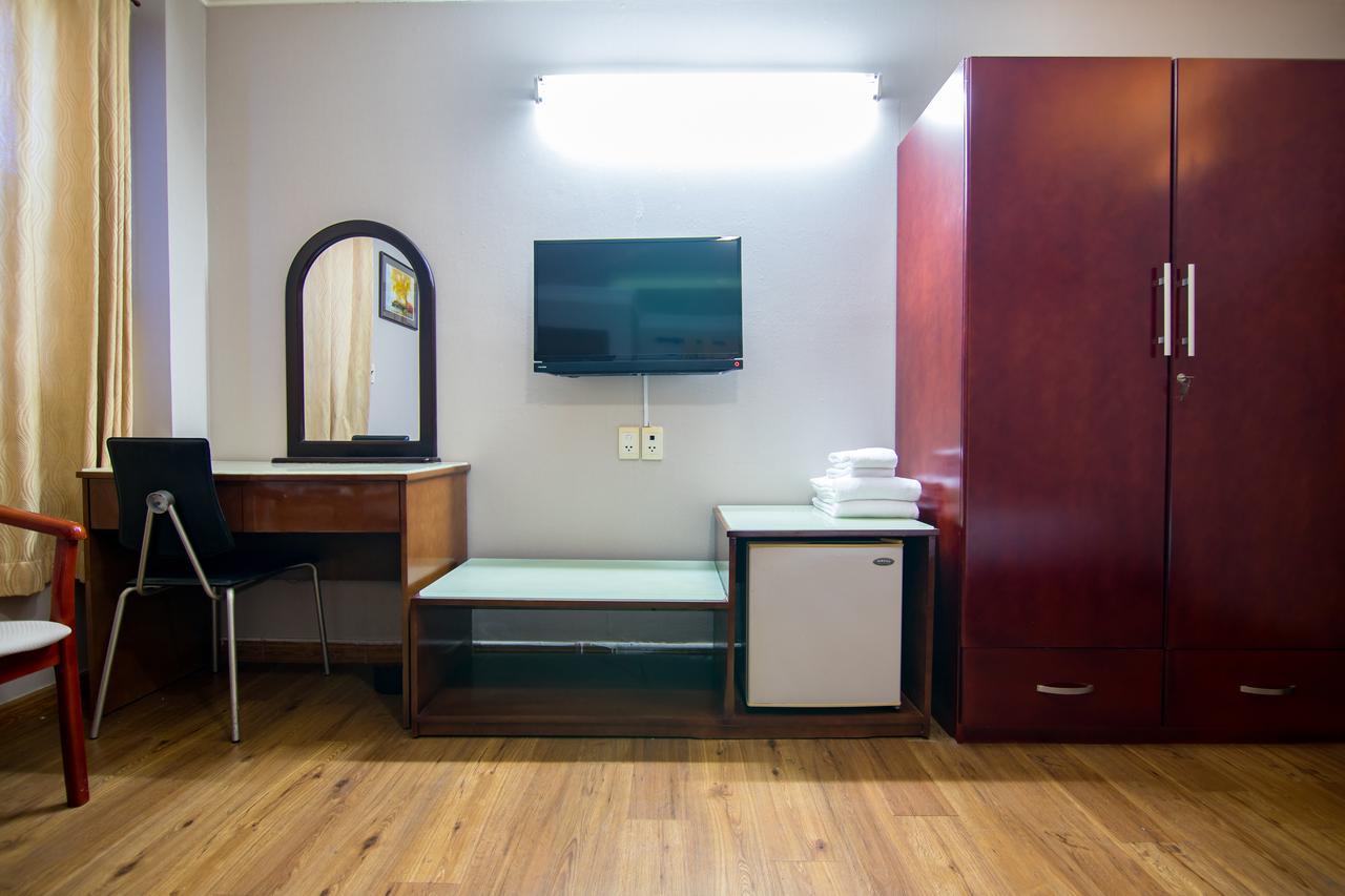 Quynh Giang Hotel Near Hiecc Ho Chi Minh City Exterior photo